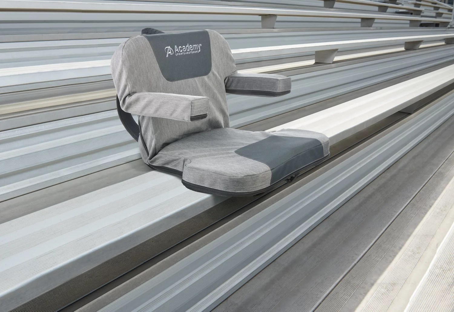 Academy Sports + Outdoors Deluxe Padded Stadium Seat Academy
