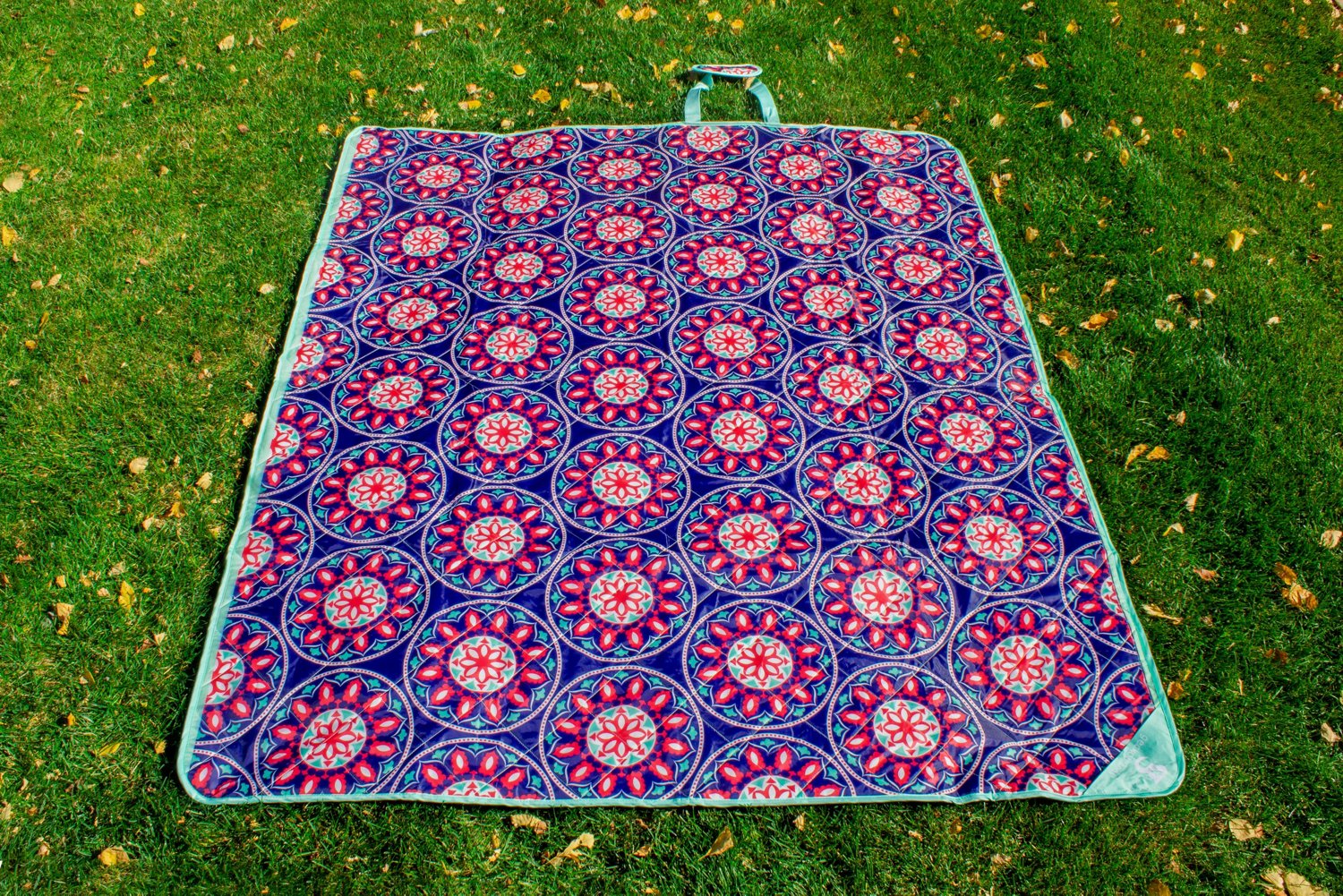 geckobrands Beach Blanket Academy