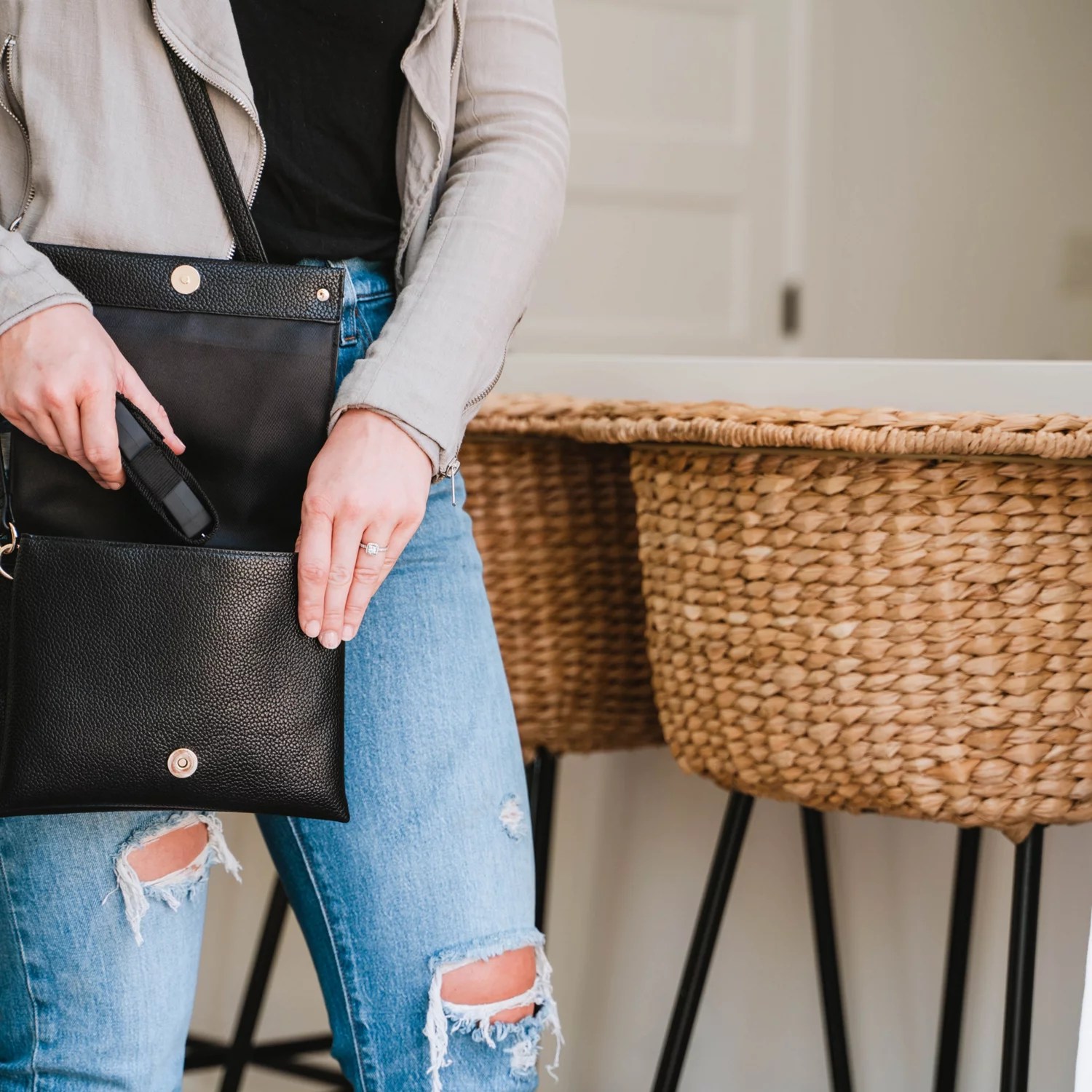 SABRE S1021 Stun Gun Academy