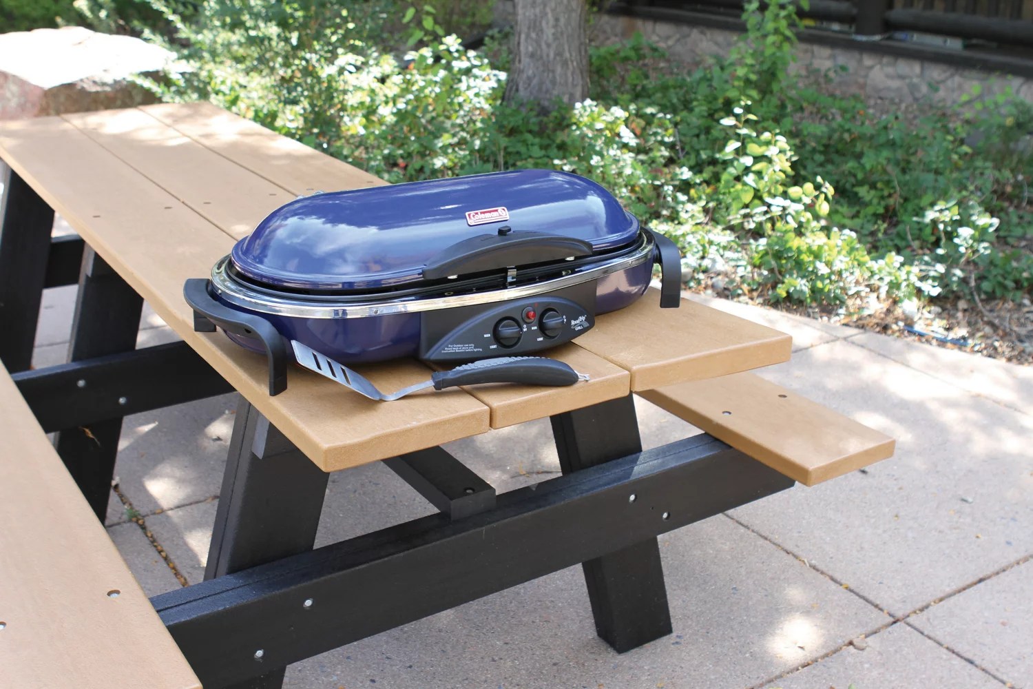 Coleman RoadTrip LX Standup Grill Academy