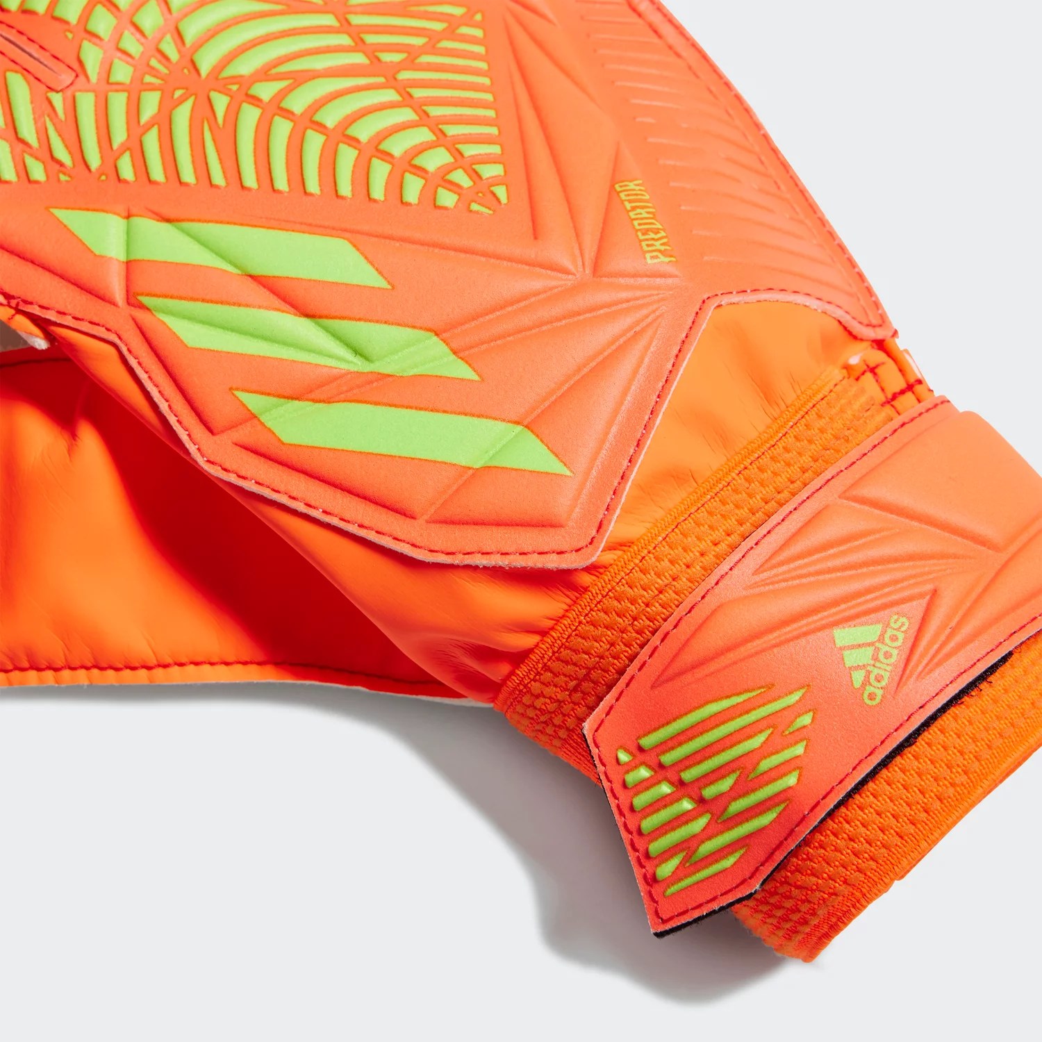adidas Adults' Predator Training Goalie Gloves Academy