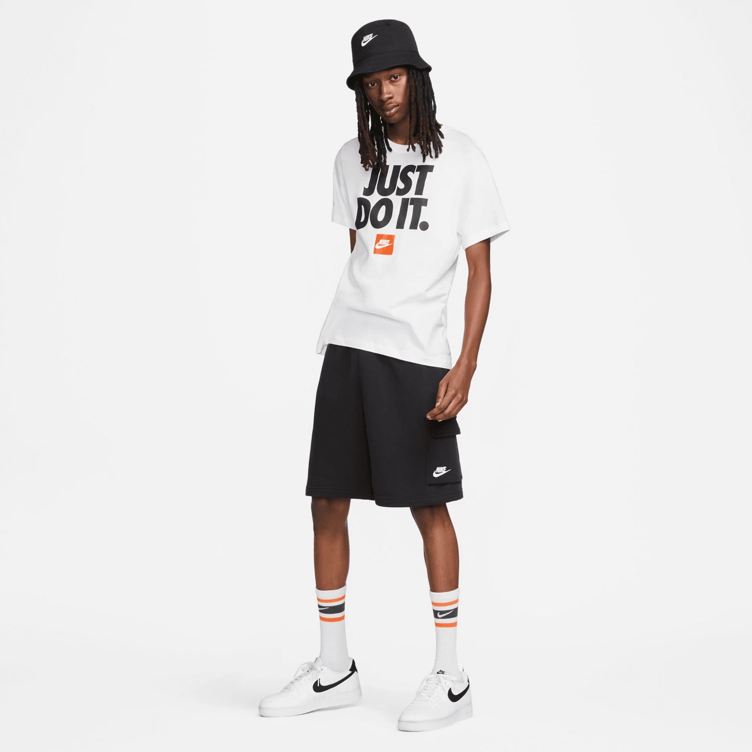 Nike Men's Sportswear Just Do It Tshirt Academy