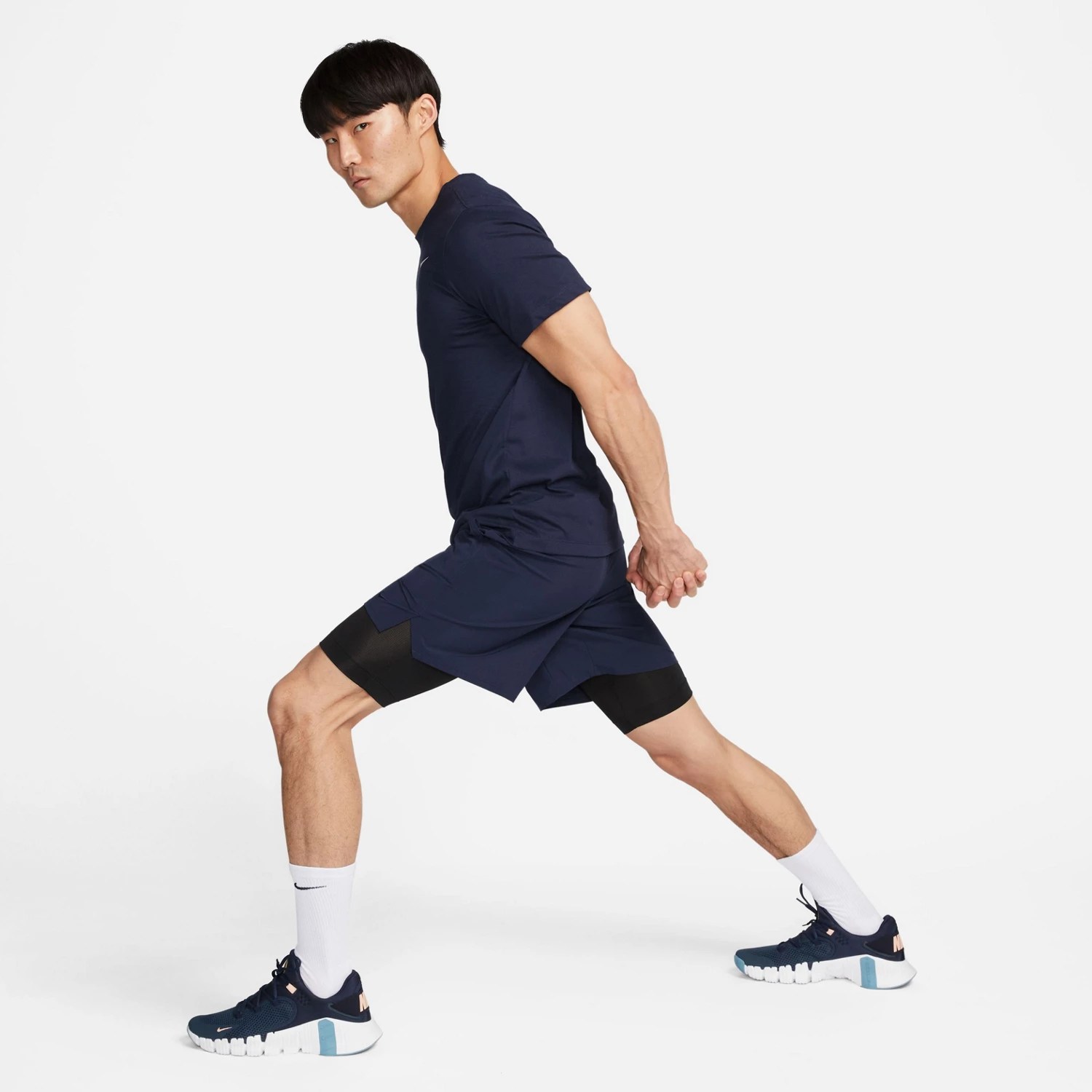 Nike Men's DriFIT Training Short Sleeve Tshirt Academy