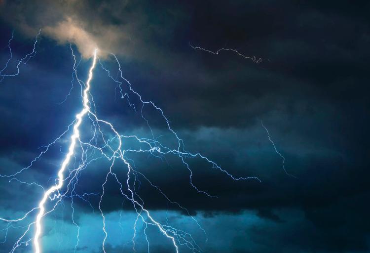 Why Do Fencers Sometimes Perform Better in Practice than in Competition