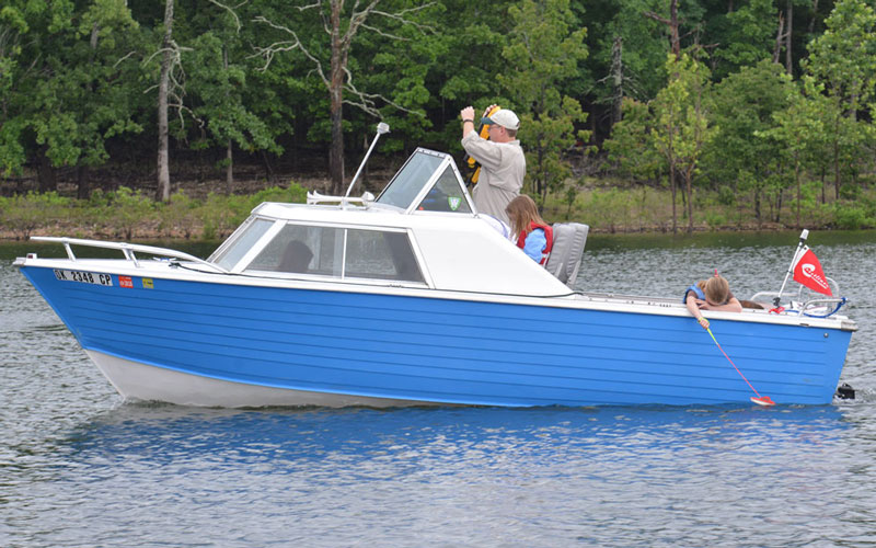 Tuesday Tour Of Vintage Boats 8.1.17 – Acbs