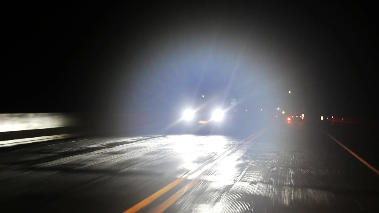 Adaptive headlights will save us from blinding LEDs Acceleramota