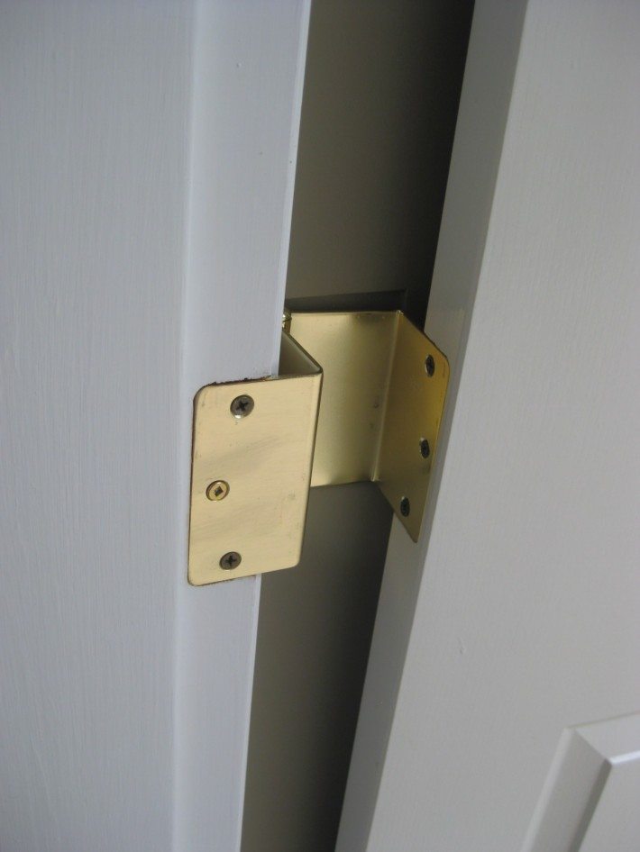 Offset Hinges Accessable