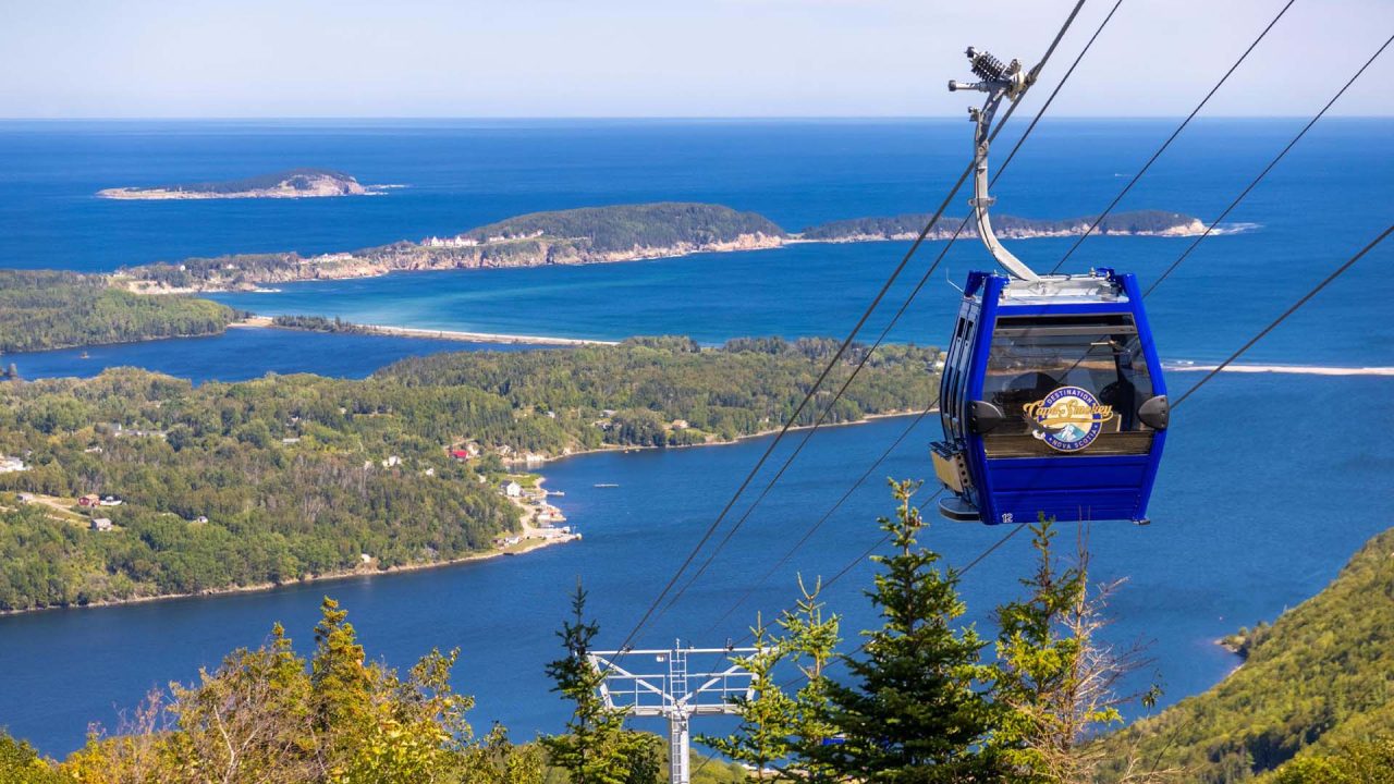 10 Wheelchair Accessible Gondola Rides To Add To Your Canadian Road