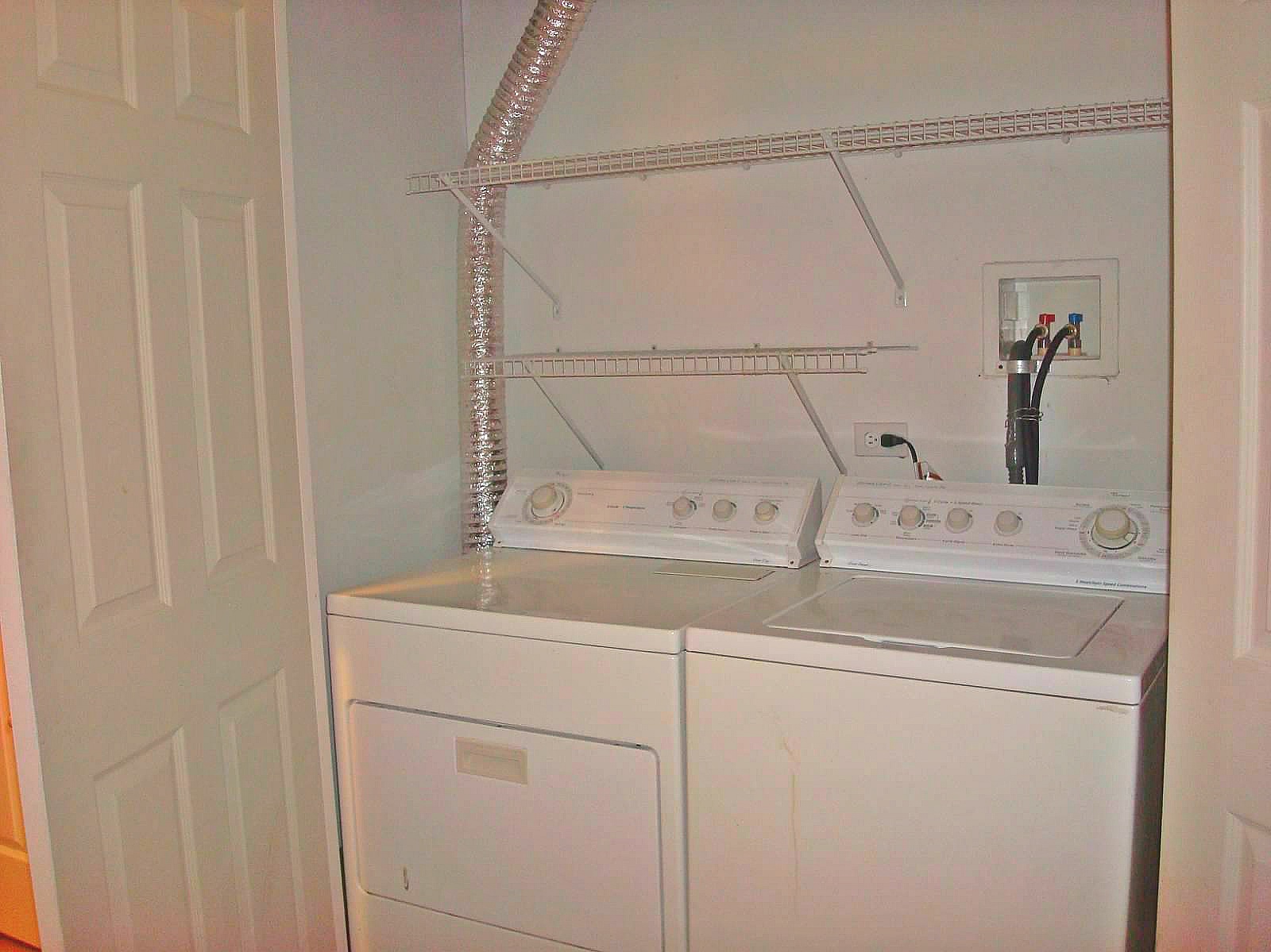 House for Rent Severn, MD 8 miles from Ft. Meade! 1950 per month