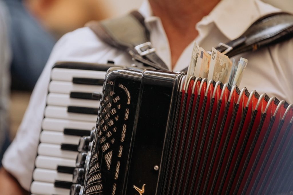 How did the Victoria accordion brand famous? Accordionists Central