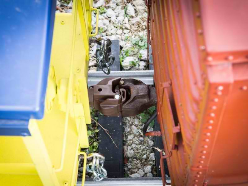 Long Railroad Couplers AccuTie Rail System