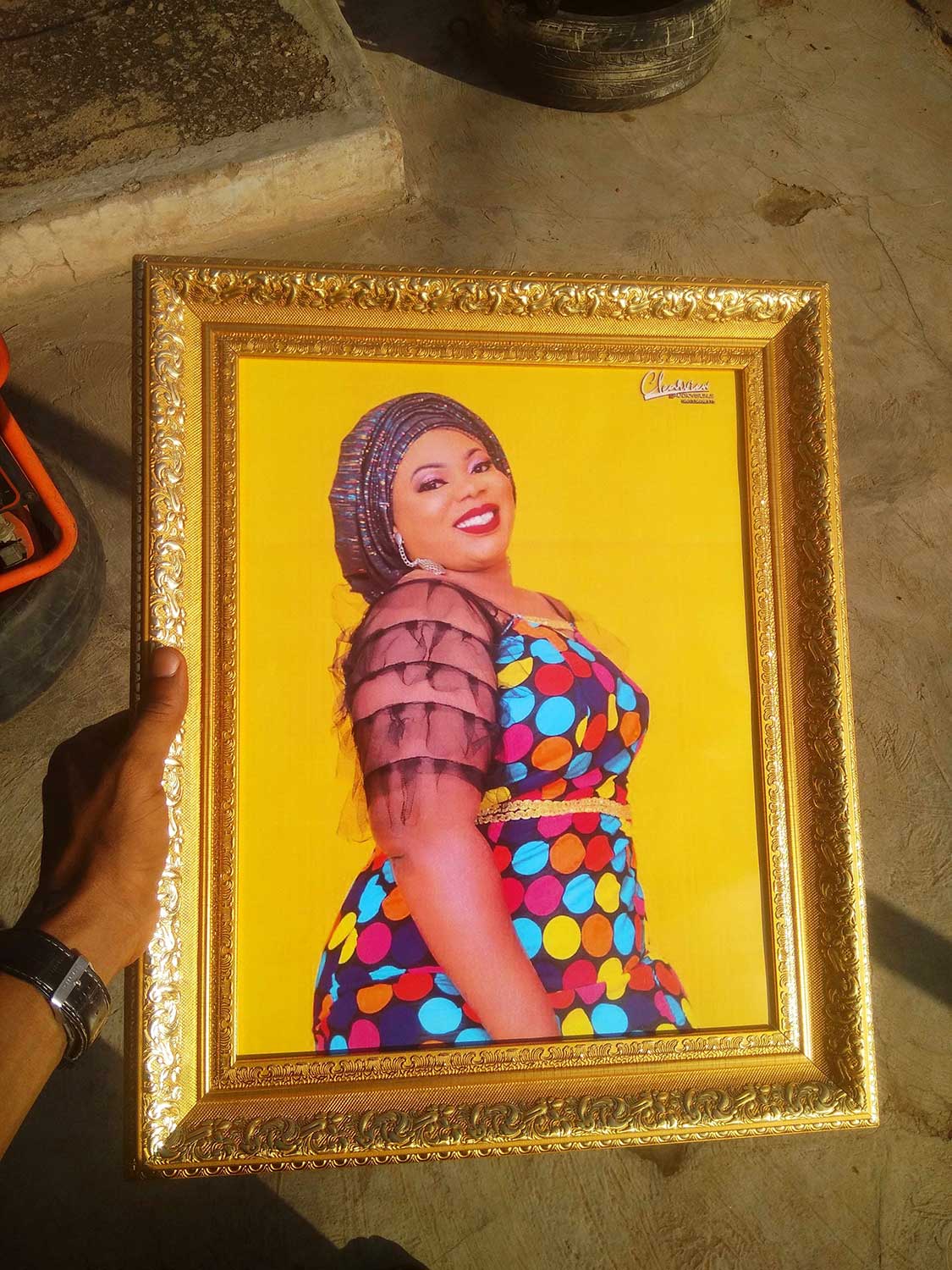 Get Gold 12 By 16 Frame For Picture And Art Design And Printing