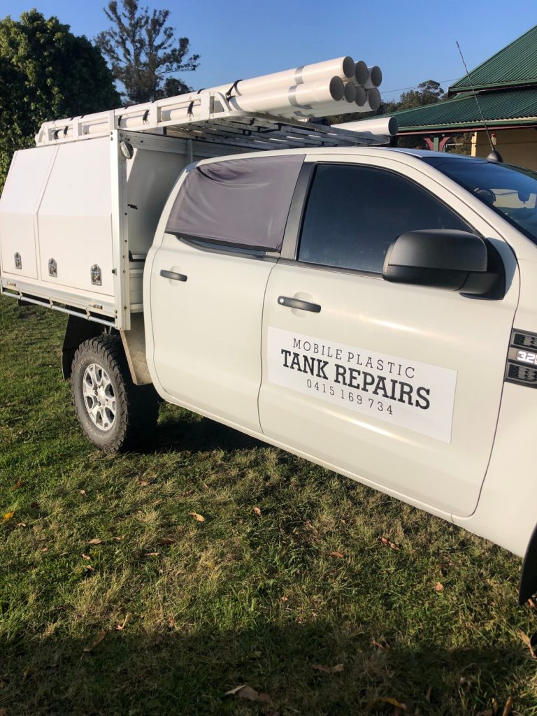 HOW TO REPAIR A LEAKING SLIMLINE PLASTIC WATER TANK ? ace mobile plastics