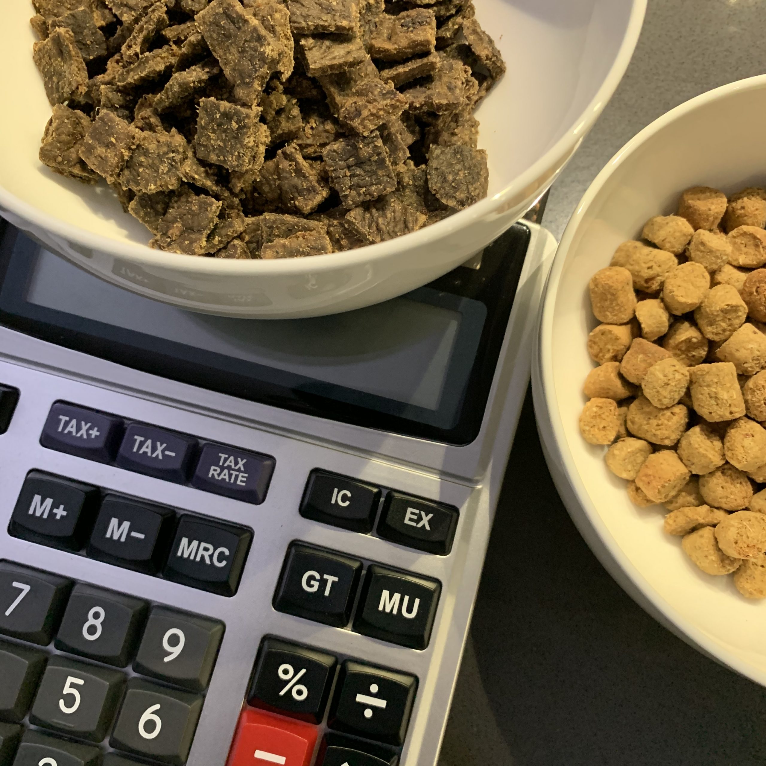 Pet Food Calculator Comparing Nutrient Levels Between Two Pet Foods
