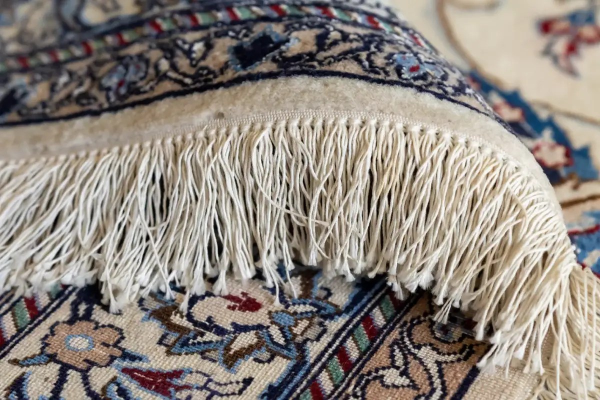 چگونه ریشه فرش را سفید کنیم؟ مجله وبسایت آچاره