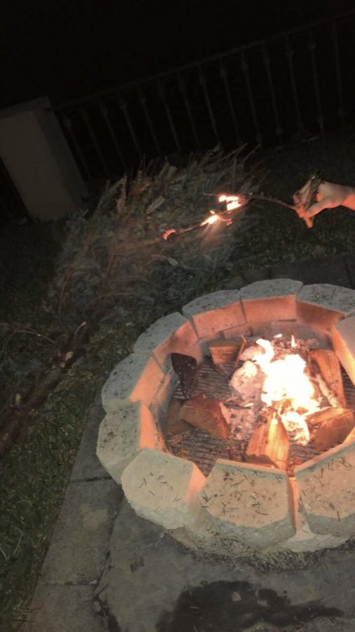 Achona What to Do with Leftover Christmas Decorations