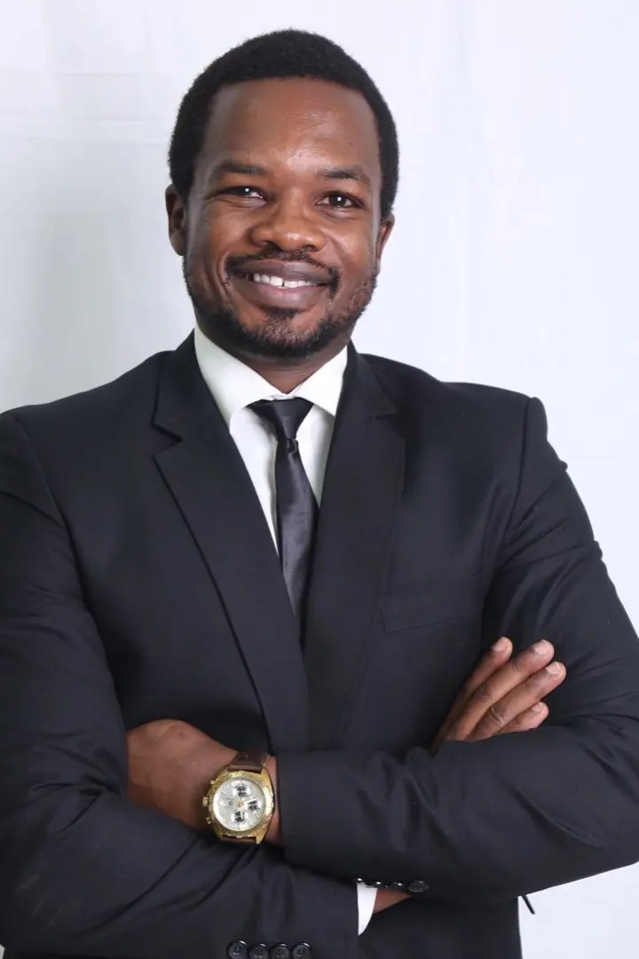 Executive headshots Achuoth Deng