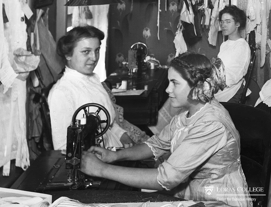 Faces Dubuque, Iowa, 1912 A City at Work