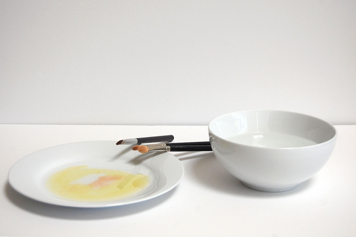 Effectively Cleaning Makeup Brushes with Olive Oil and Dish Soap