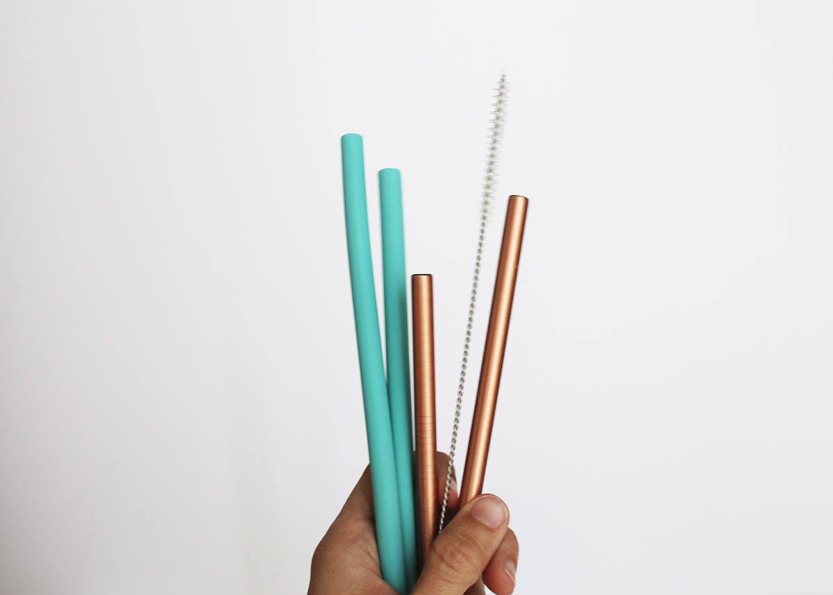 Learn how to clean a straw and which straw materials are easiest to clean!