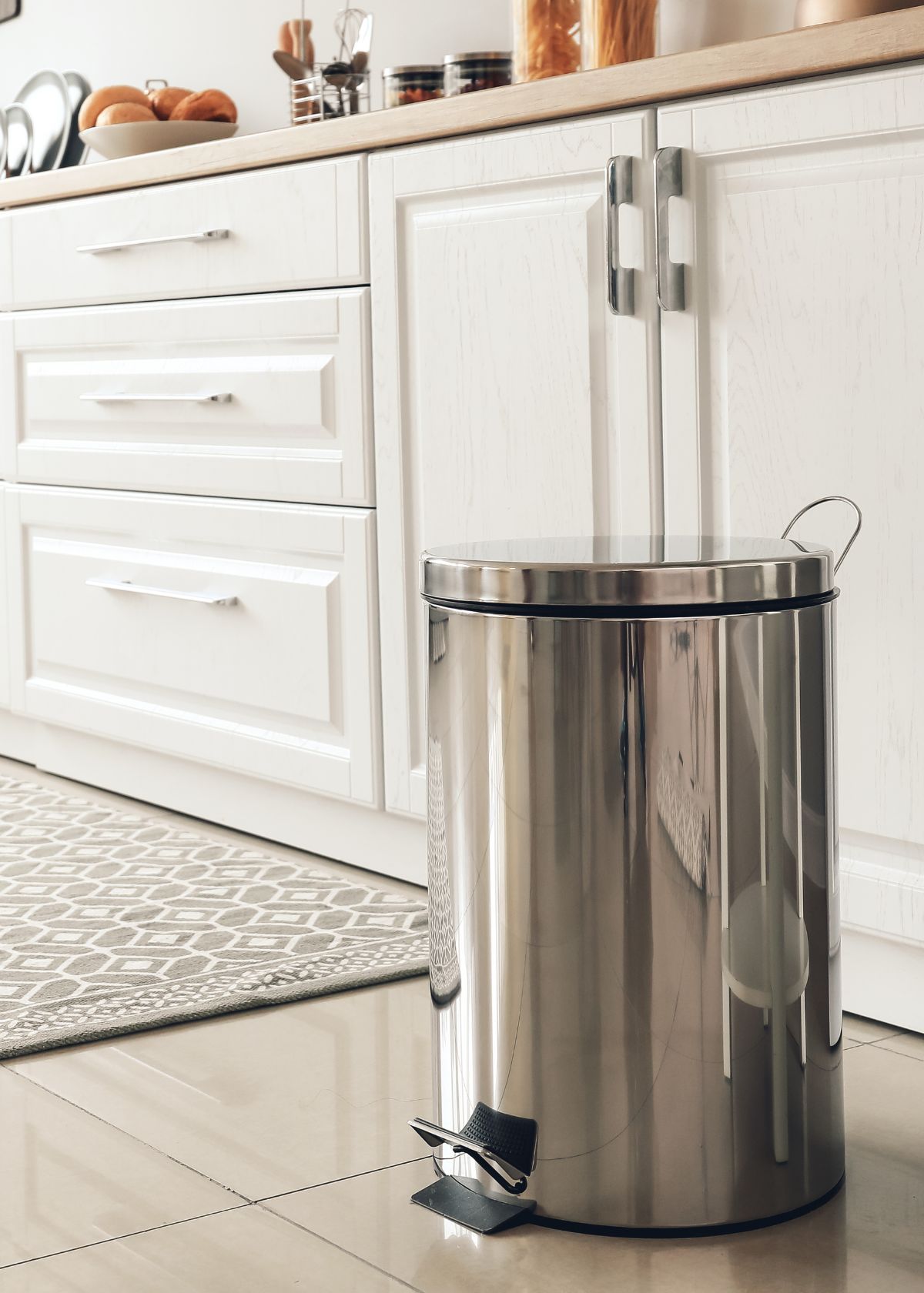 Eliminate Bad Kitchen Smells with these Trash Can Deodorizers
