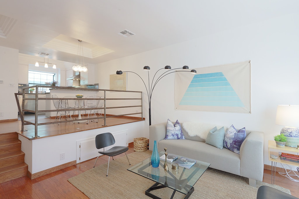 Hip Venice condo sold by ACME's Cari Field for 284,000 above list price!!