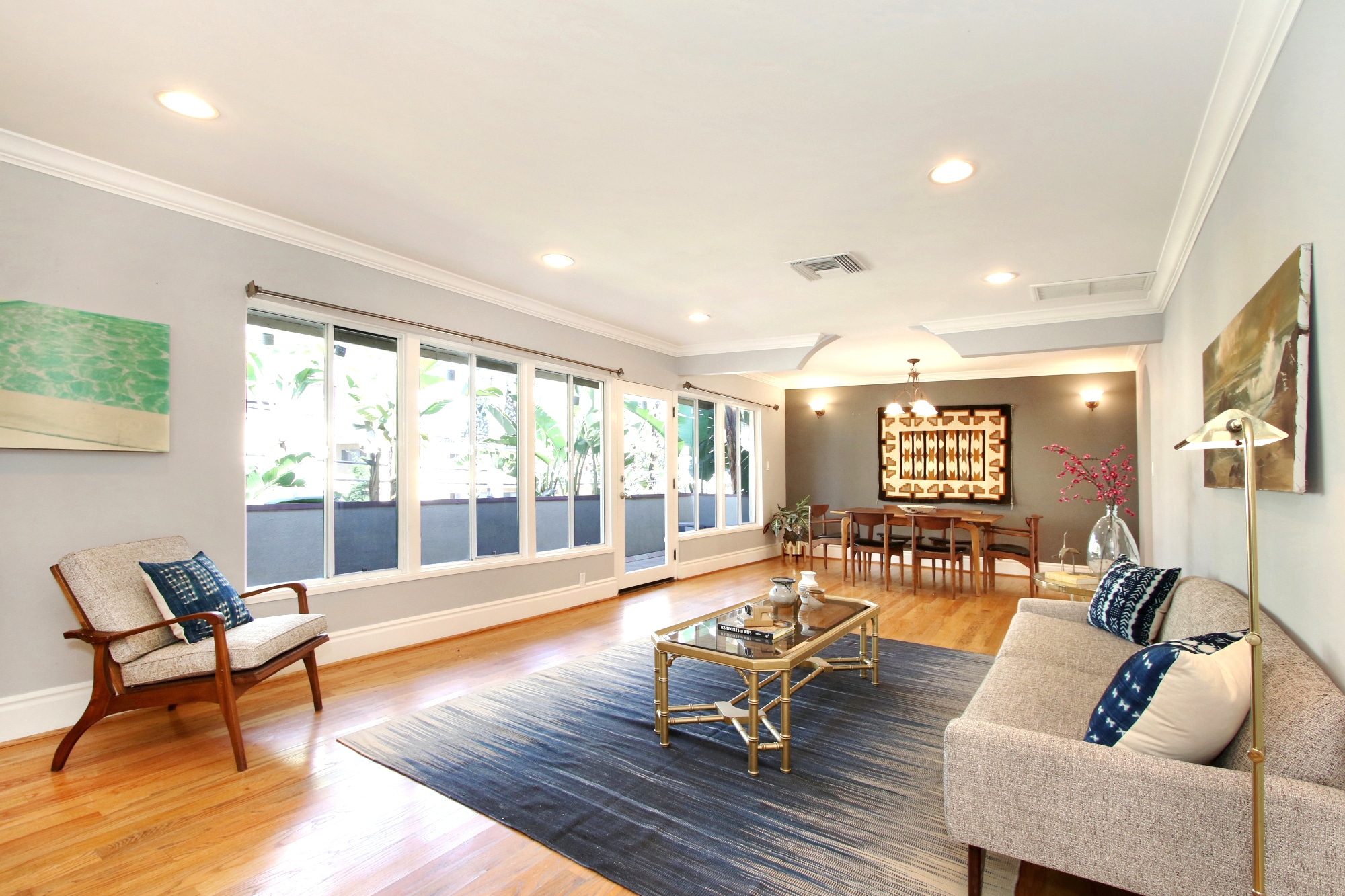 New To Market Sunny and Sophisticated Condo in Sherman Oaks Just South