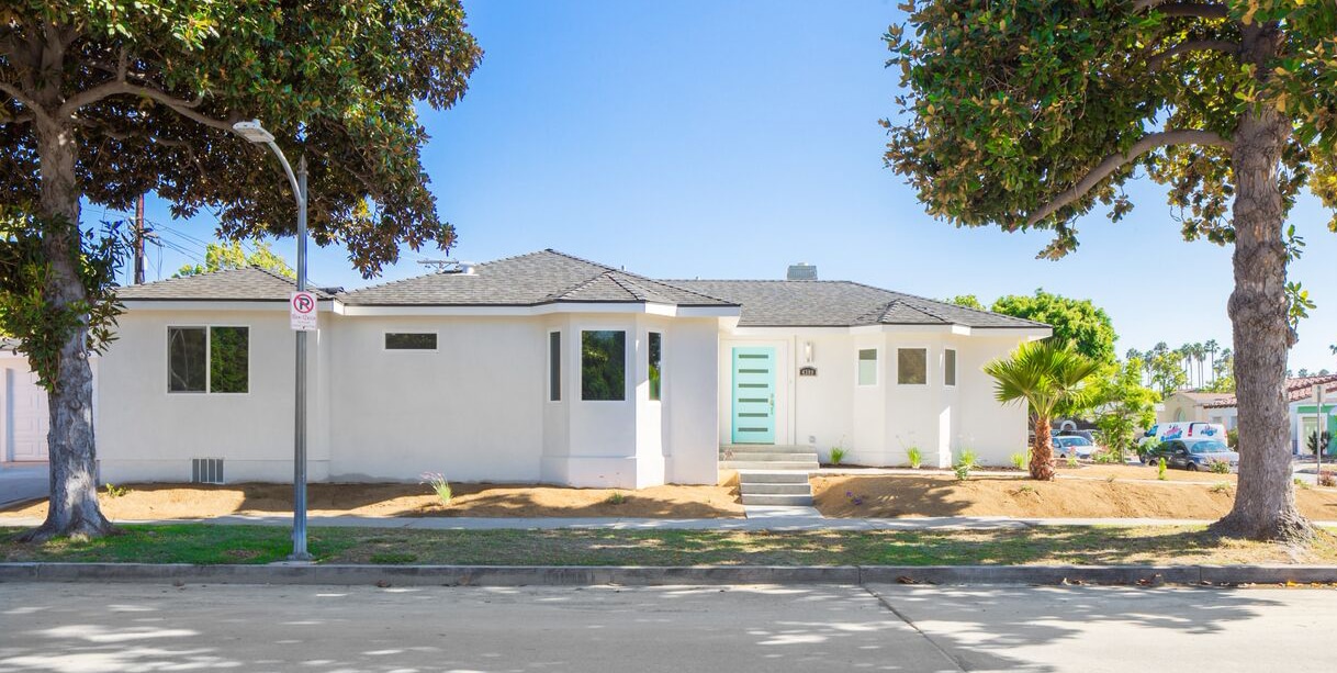 Listed for 779,888, SOLD for 825,000! Sunlit and Spacious Ranch Style