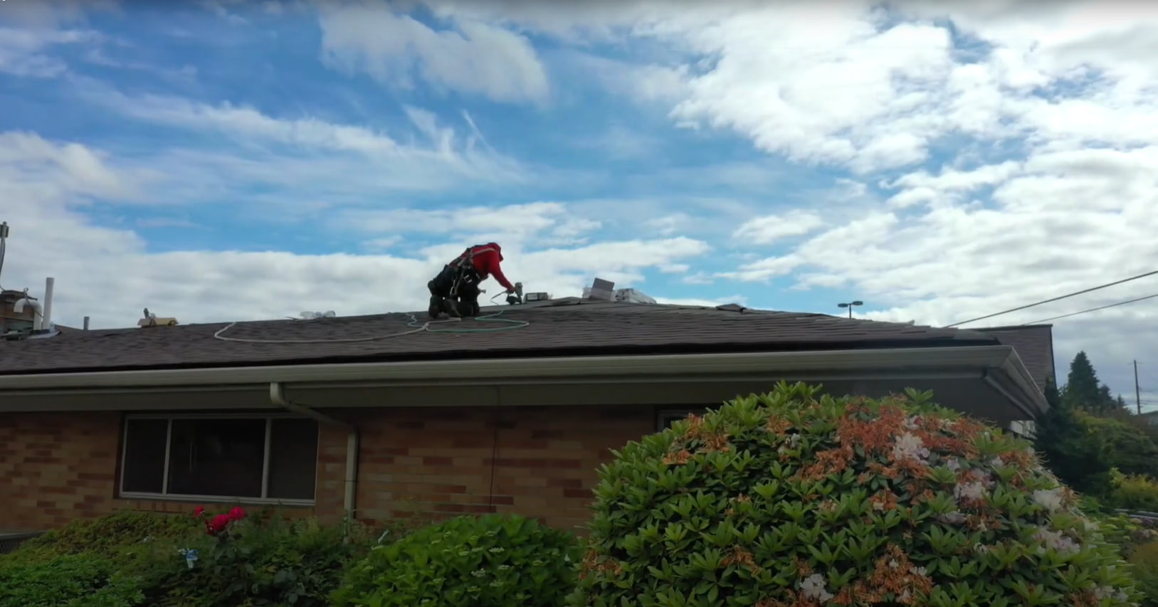 Roofing Contractors ACME Roofing & Puyallup, WA