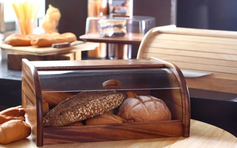 Bread Boxes vs. Plastic Bags The Battle for Bread Freshness