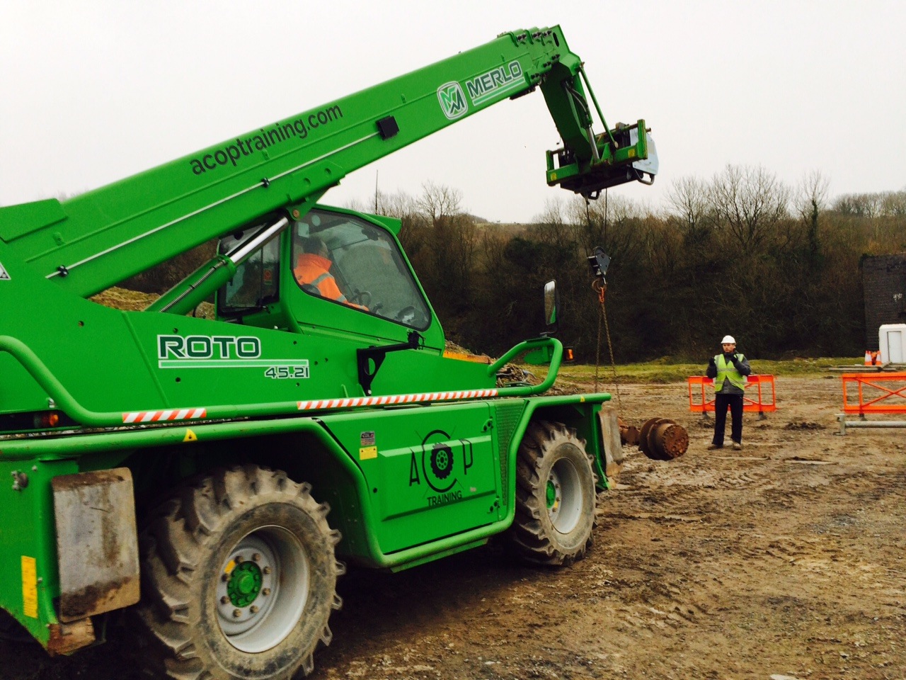 Telescopic handler suspended/ underslung loads under CPCS ACOP
