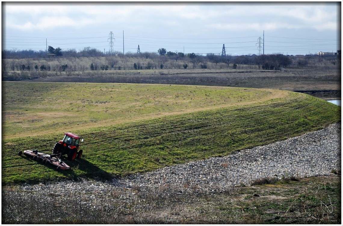 Acre Pro Tractor Mowing contracting in Texas