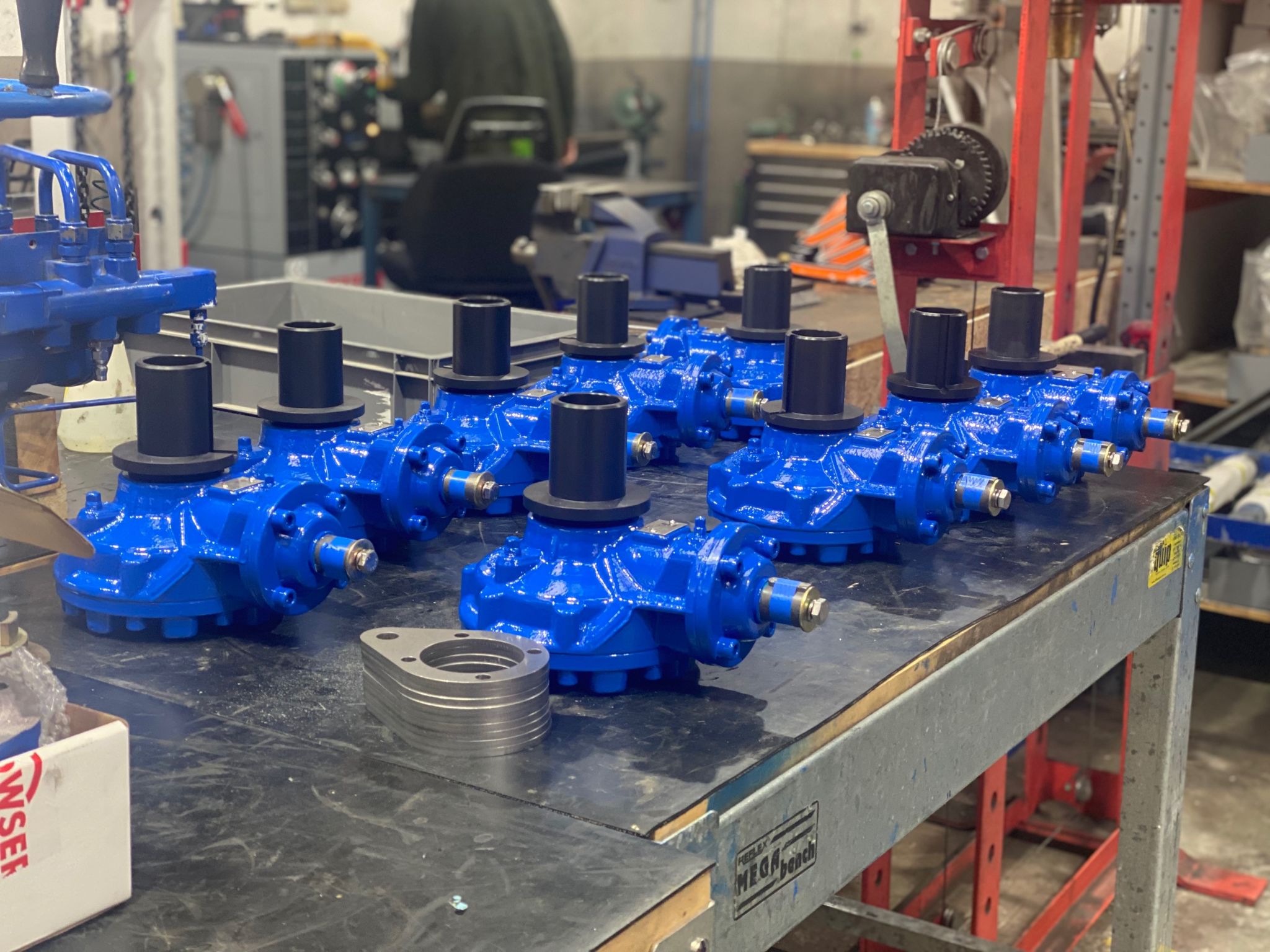 ACROGEARS BEVEL GEARBOX FOR PORTABLE ACTUATORS Acrodyne