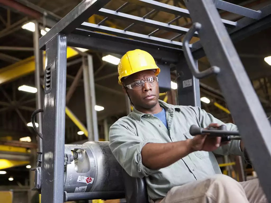 How Does a Forklift Work? [Animated Guide] BigRentz