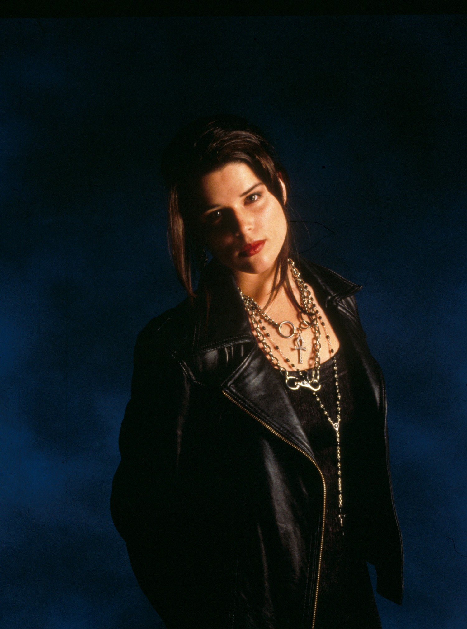 SHACK HOUSE NEVE CAMPBELL (WOMAN CRUSH! WEDNESDAY WCW) Action A Go