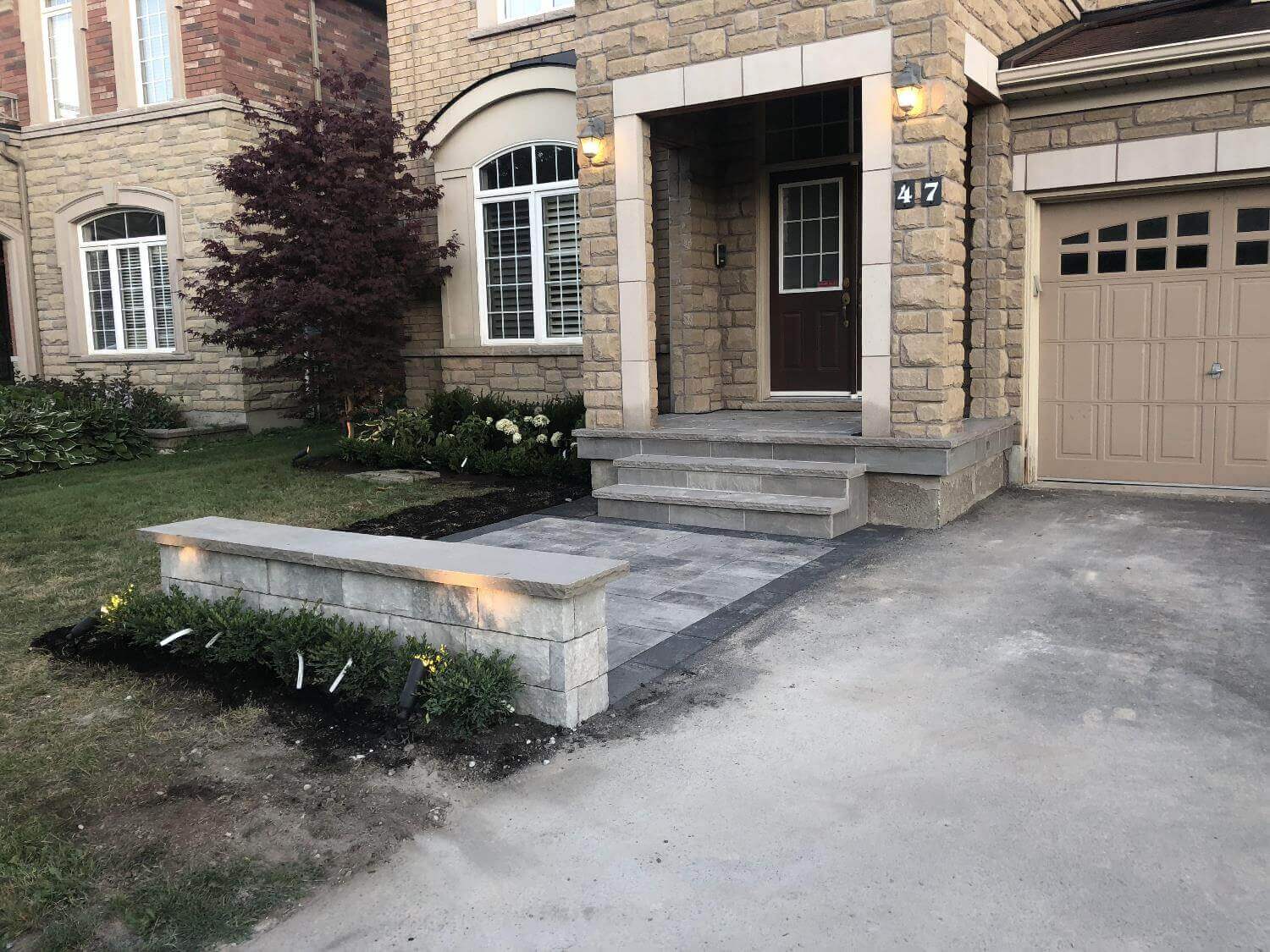 Interlocking Steps Toronto ☑️ Natural Stone Steps Design & Installation