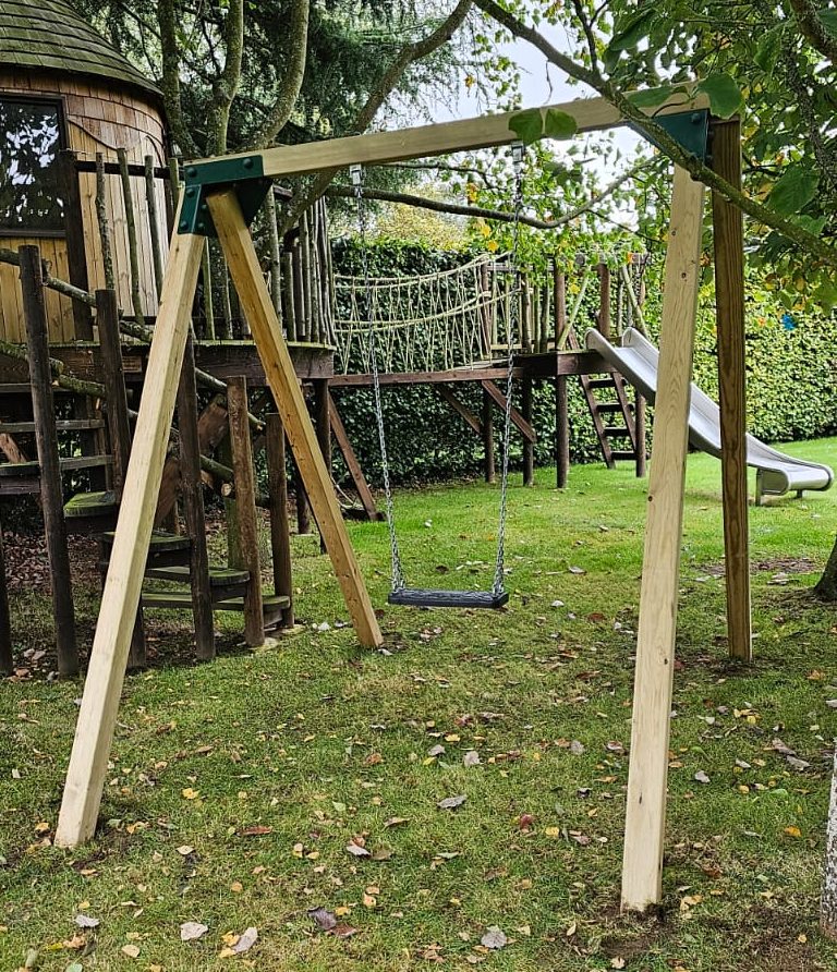 Single Wooden Swing Frame with 1 seat with chains Active Garden