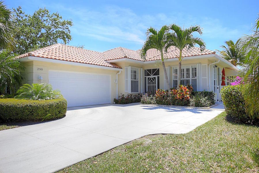 325,000 Palm Beach Gardens, FL 2 Bedroom Harbour Oaks