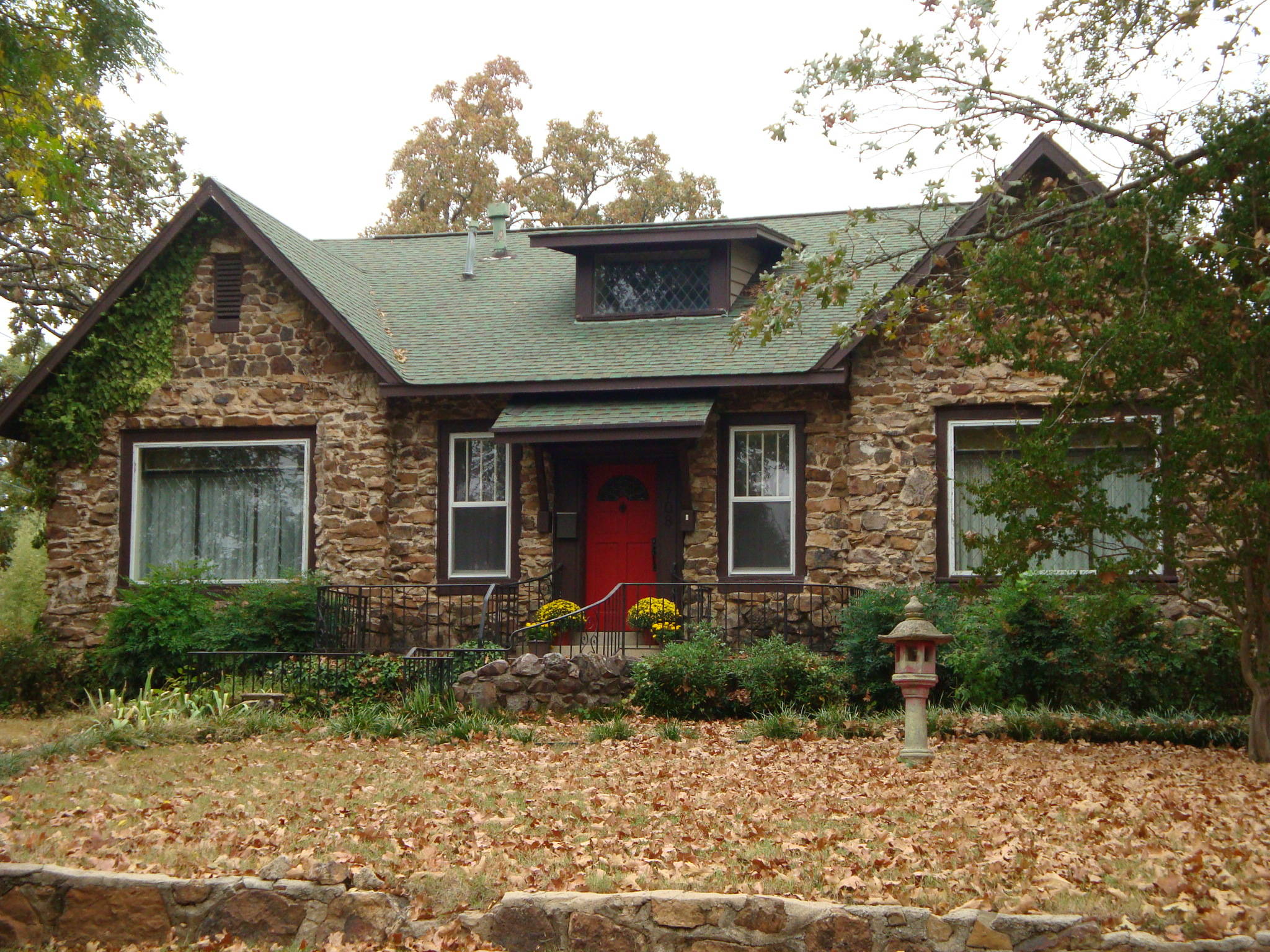 Another historic home for sale in Searcy, Arkansas. 708W aka