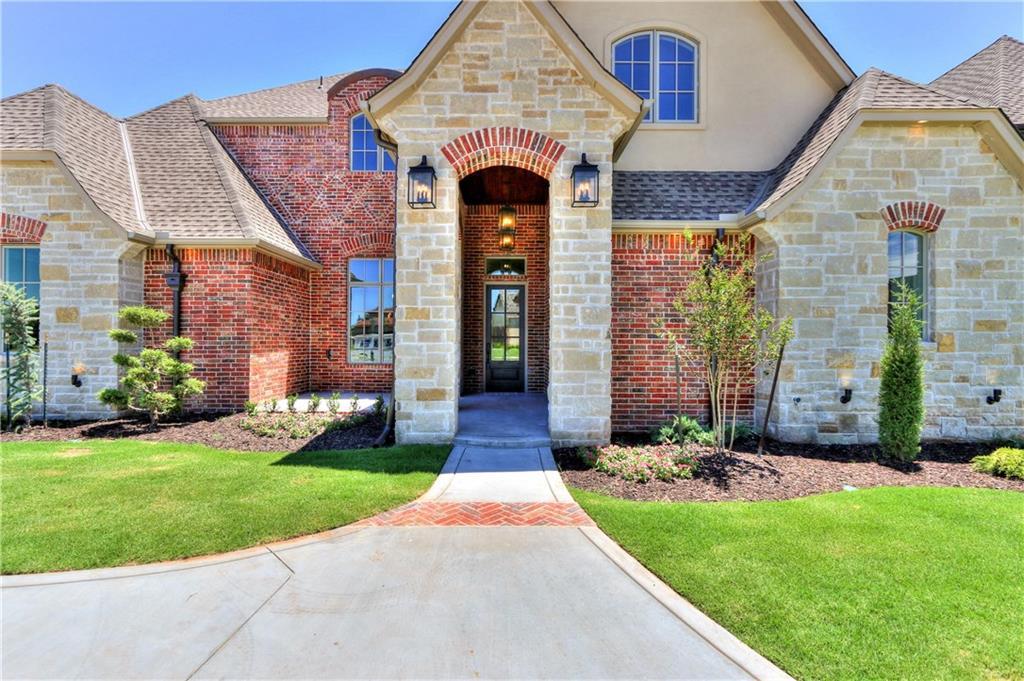 Fabulous new Brookhaven home. 2109 Brookhaven Blvd.