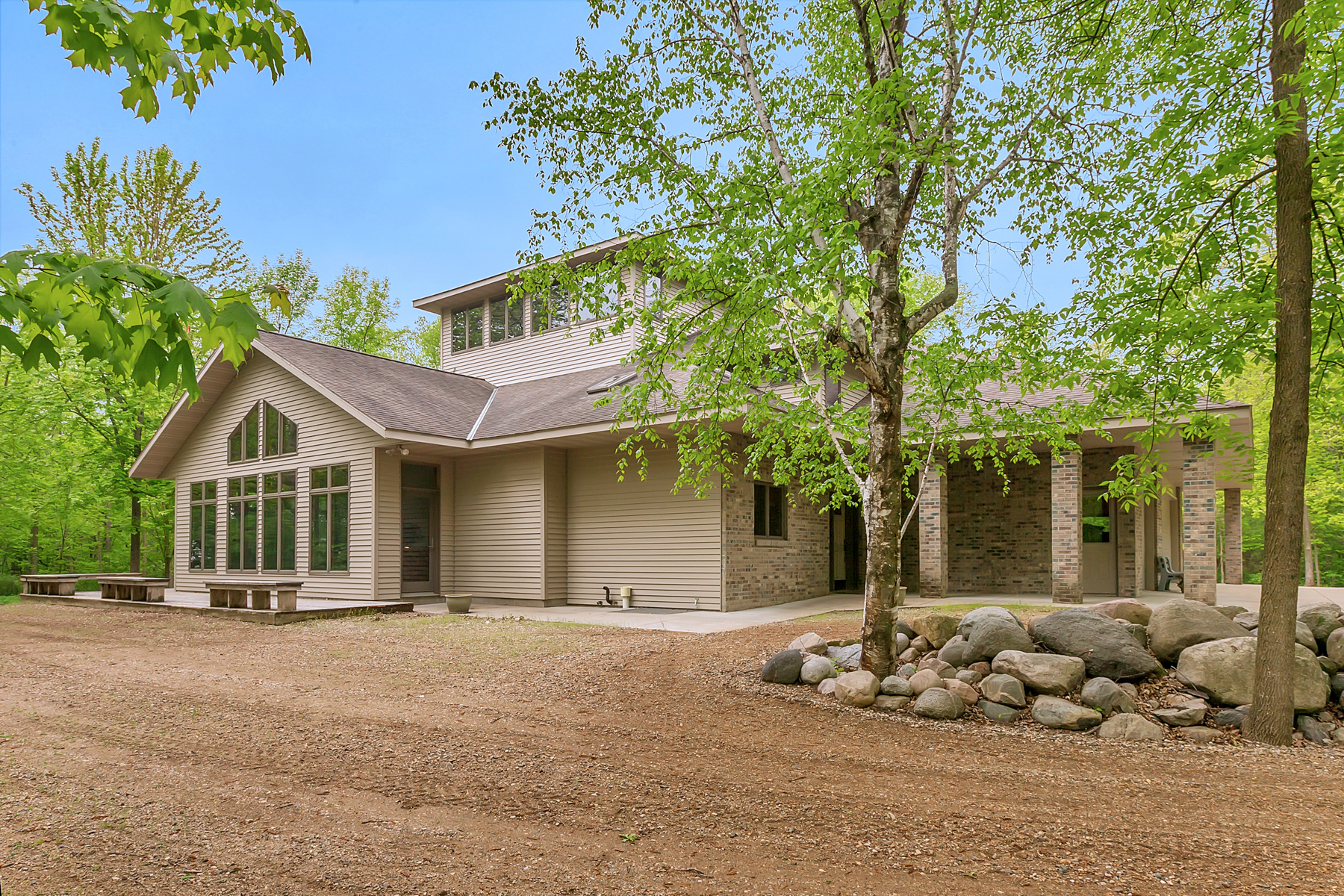 Re/Max Results Stunning Paynesville Lake Home