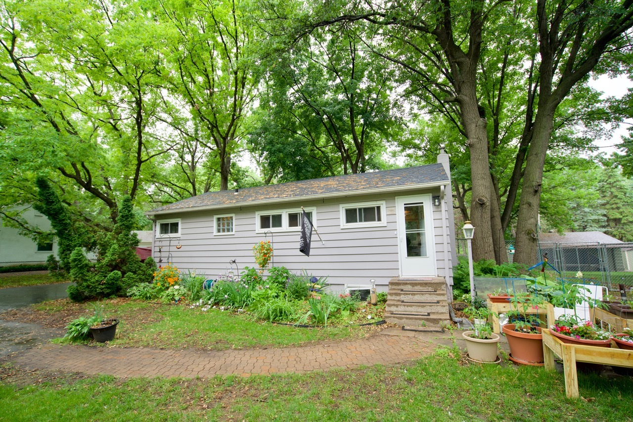 Re/Max Results Remodeled 3BR/1BA Roseville Home