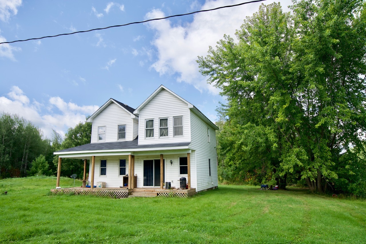 Re/Max Results 3BR/2BA Acreage Property in Ogilvie