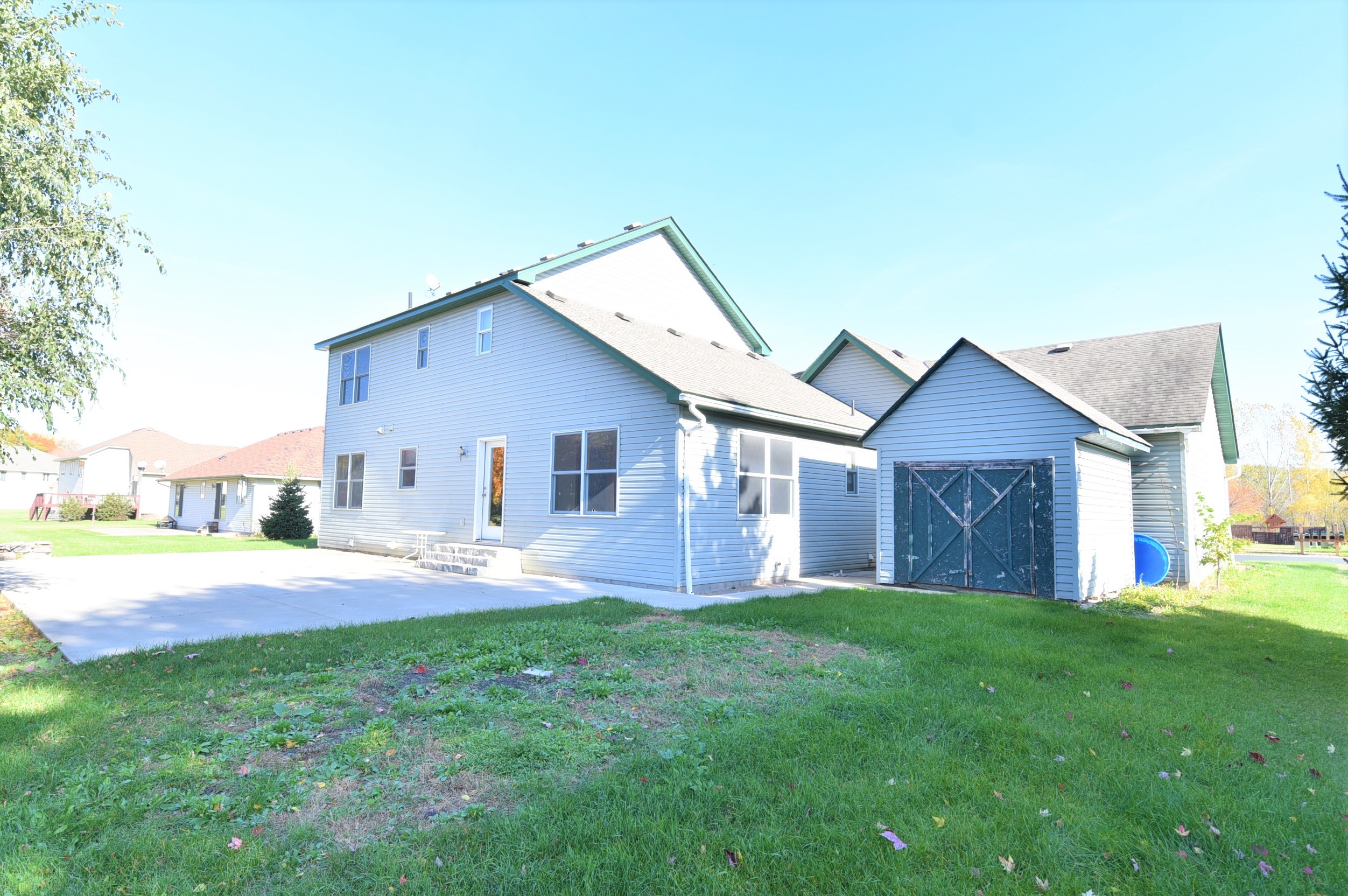 Re/Max Results 5BR/3BA Two Story in North Branch