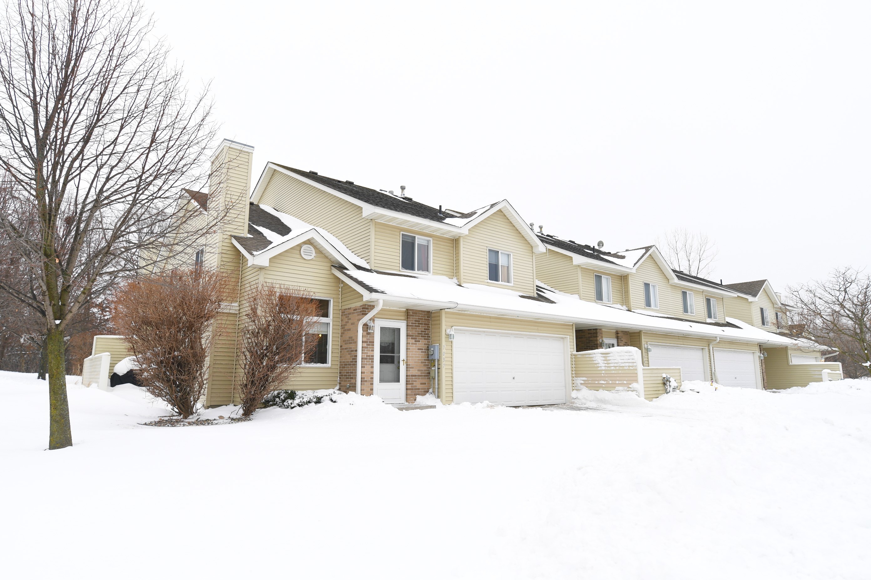 Re/Max Results Coming Soon! 2BR/2BA Townhome Oakdale