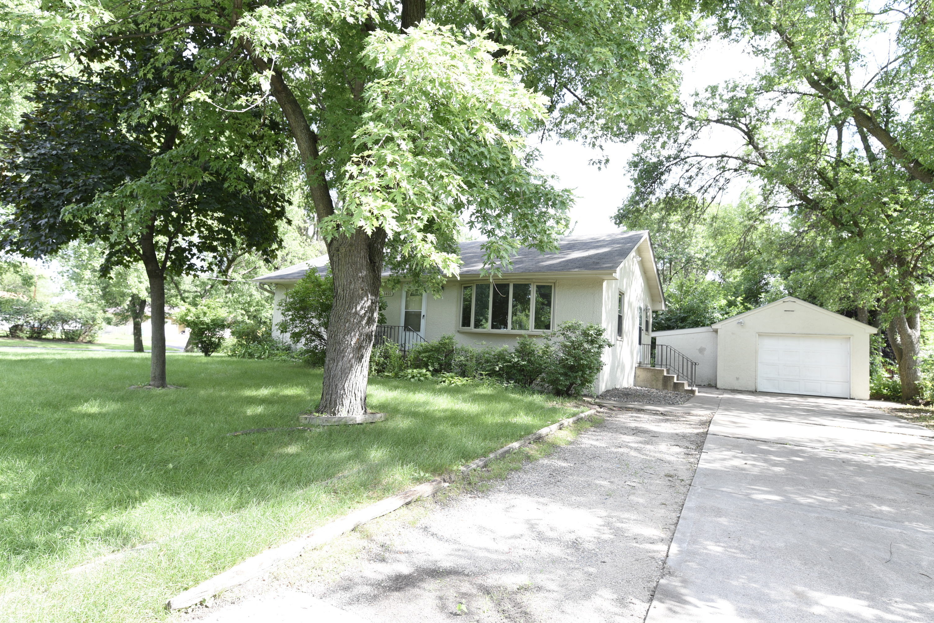 Re/Max Results Charming Brooklyn Center Home For Sale