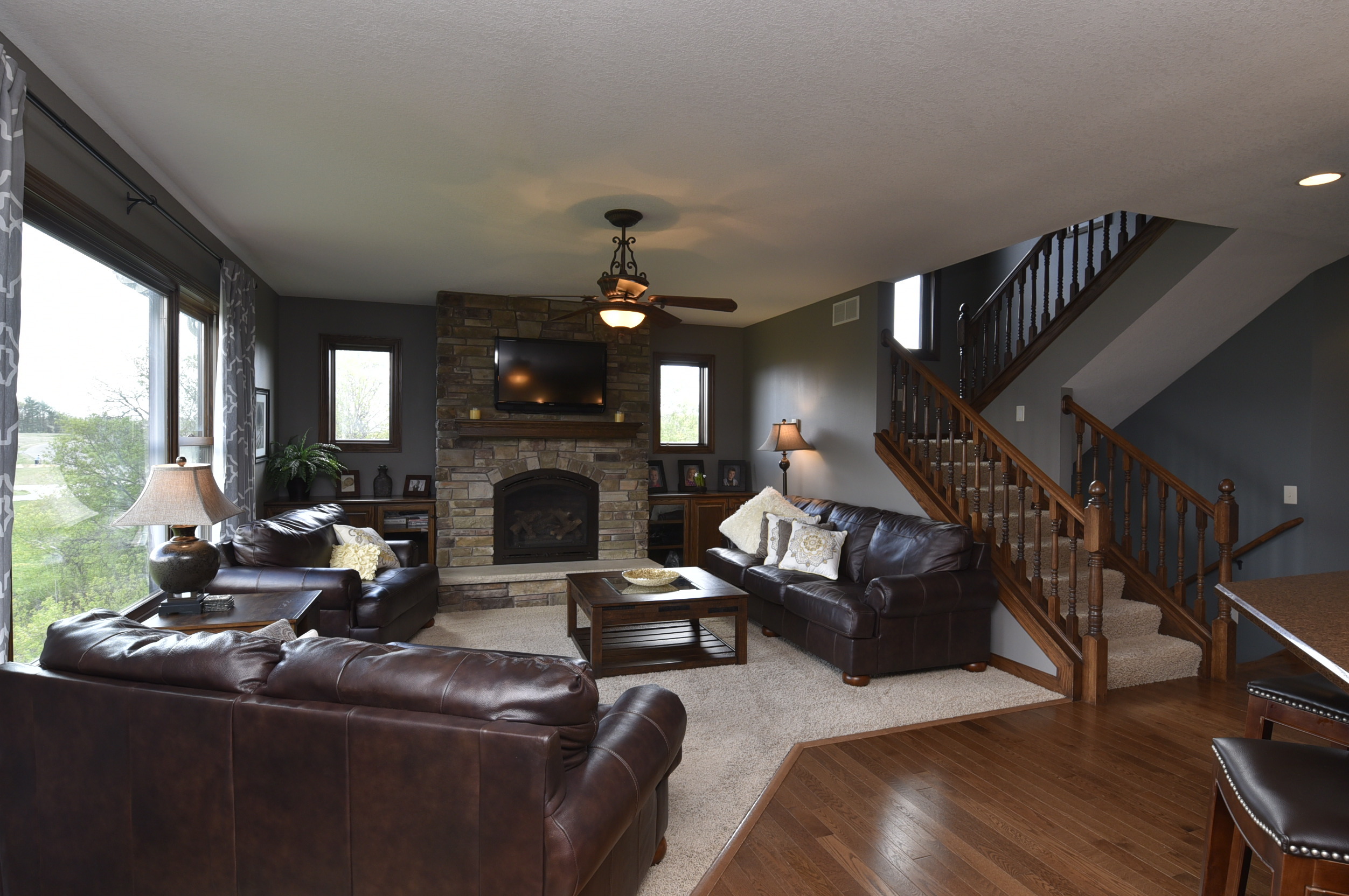 Re/Max ResultsPrice ReducedStunning 2 Story in Becker