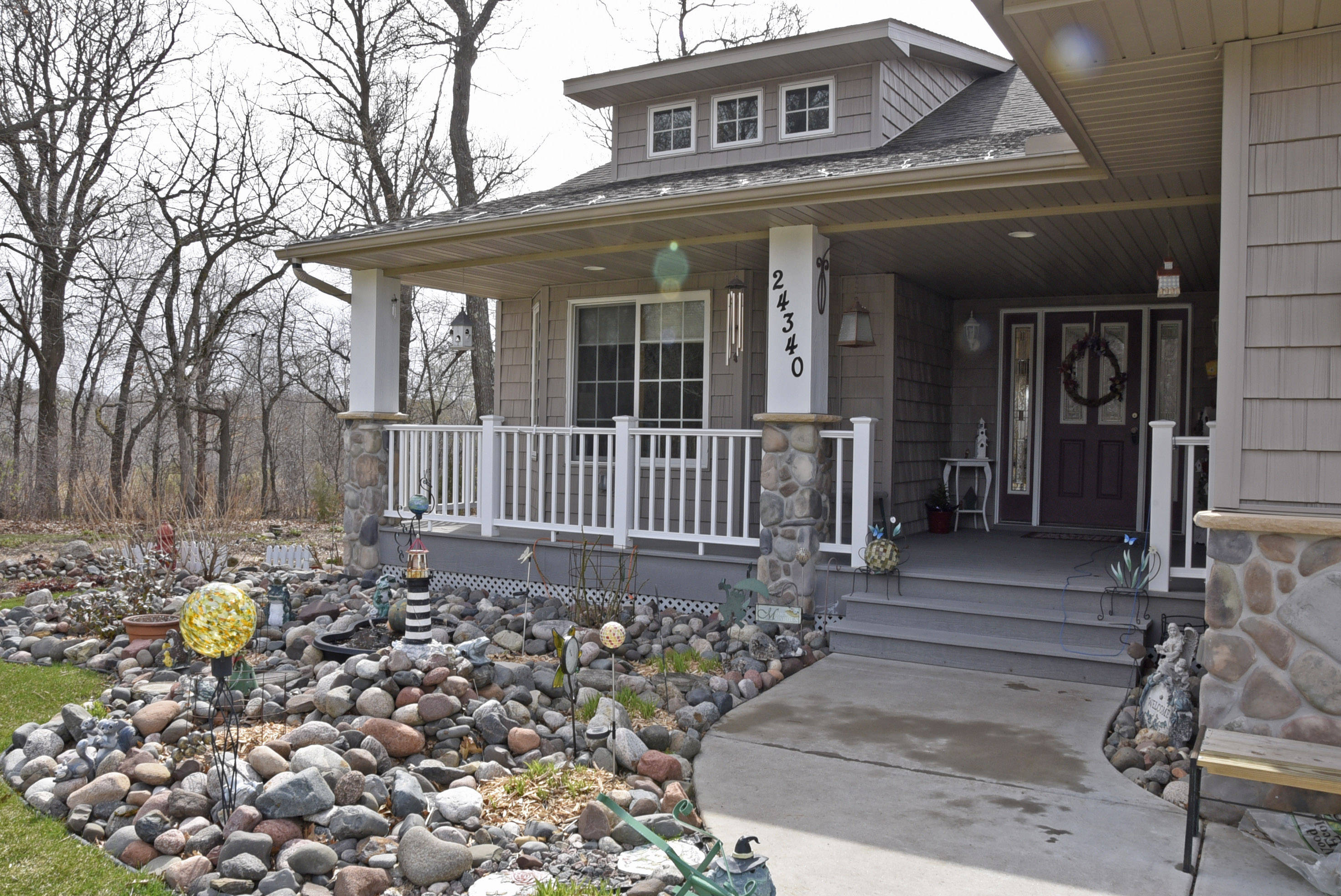 Re/Max Results 5 BR 4 BA acreage home for sale Stacy