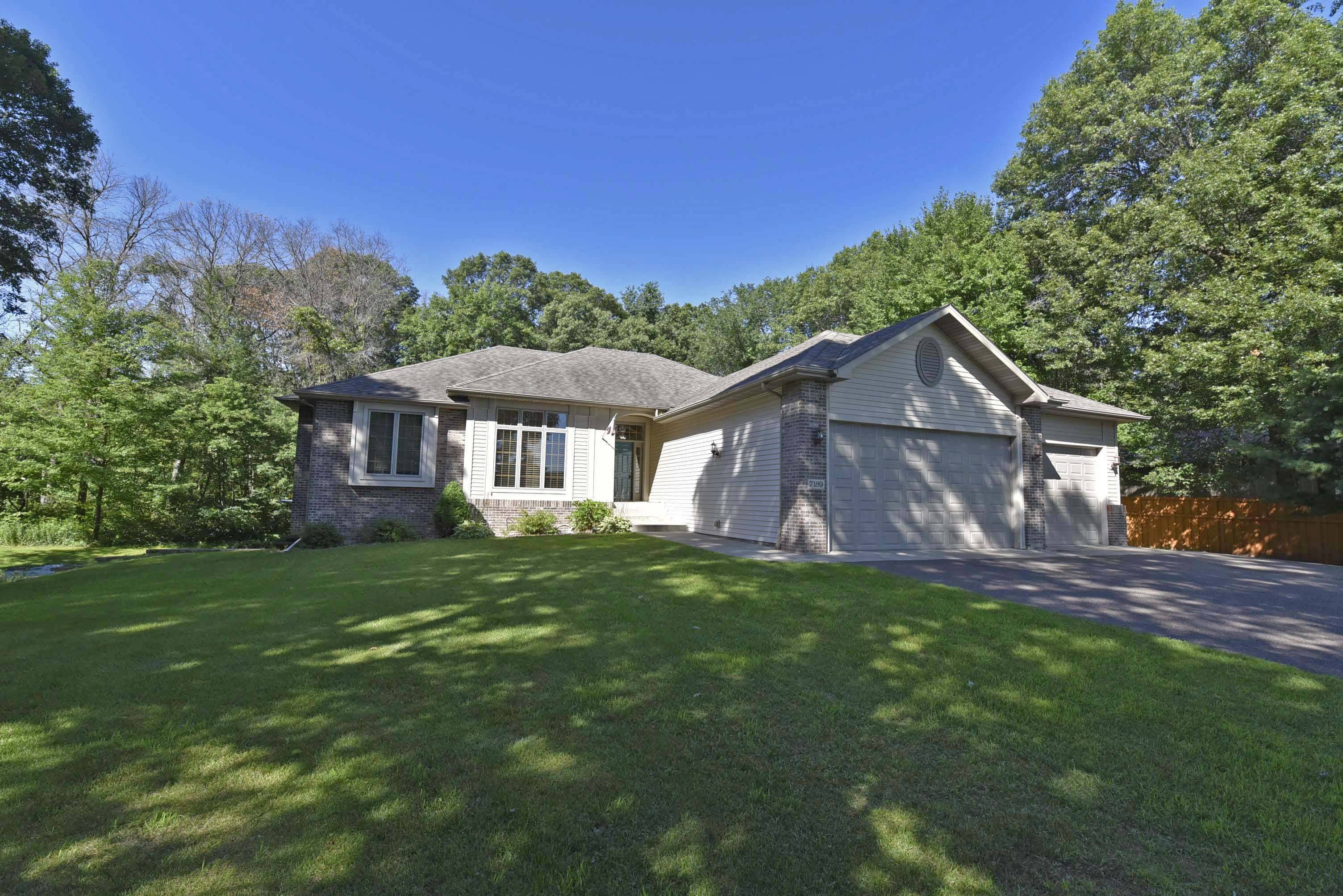 Re/Max Results!! Beautiful home in Stacy MN