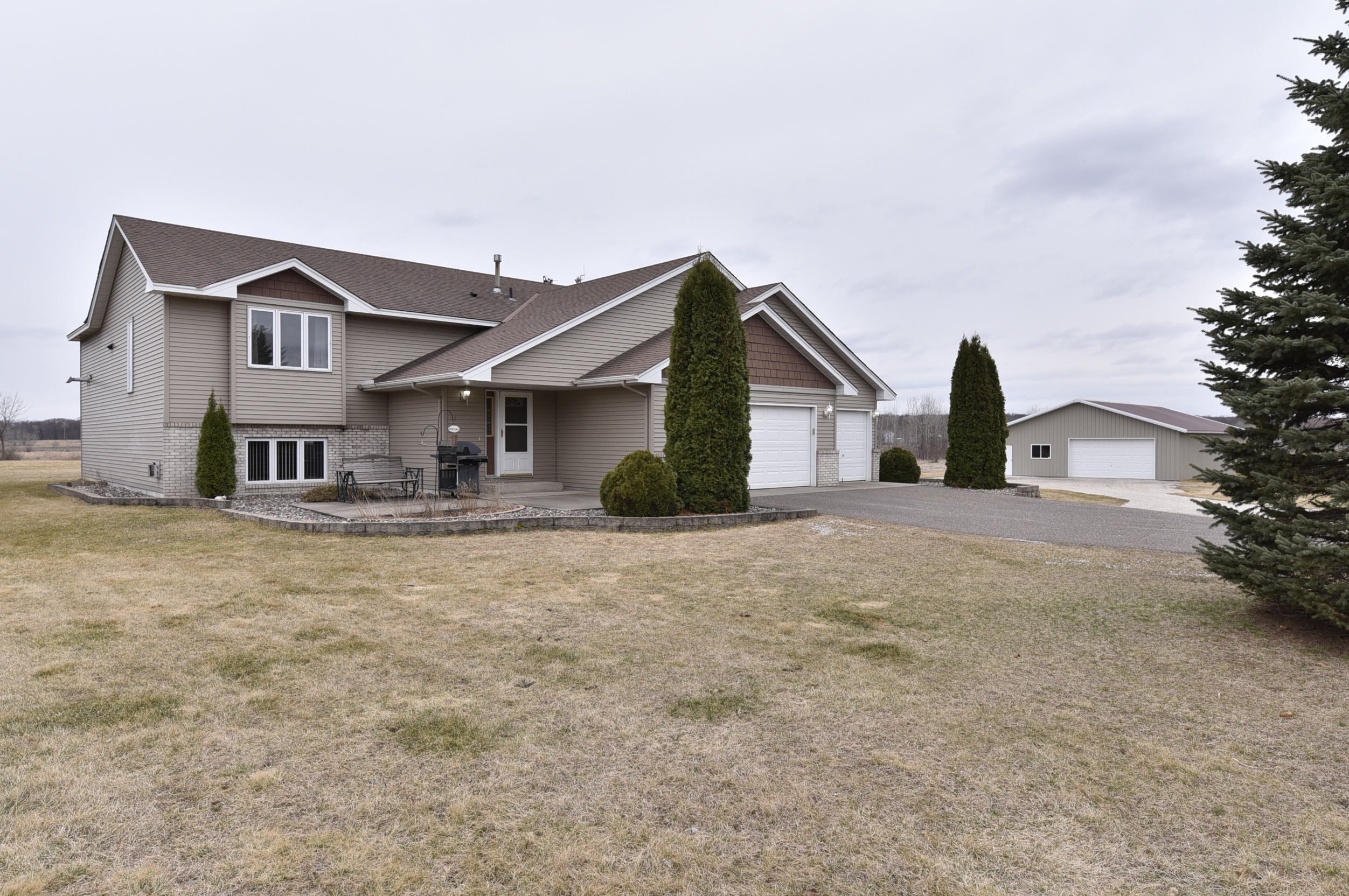 Re/Max Results 5BR/2BA Becker Home on 7.29 Acres